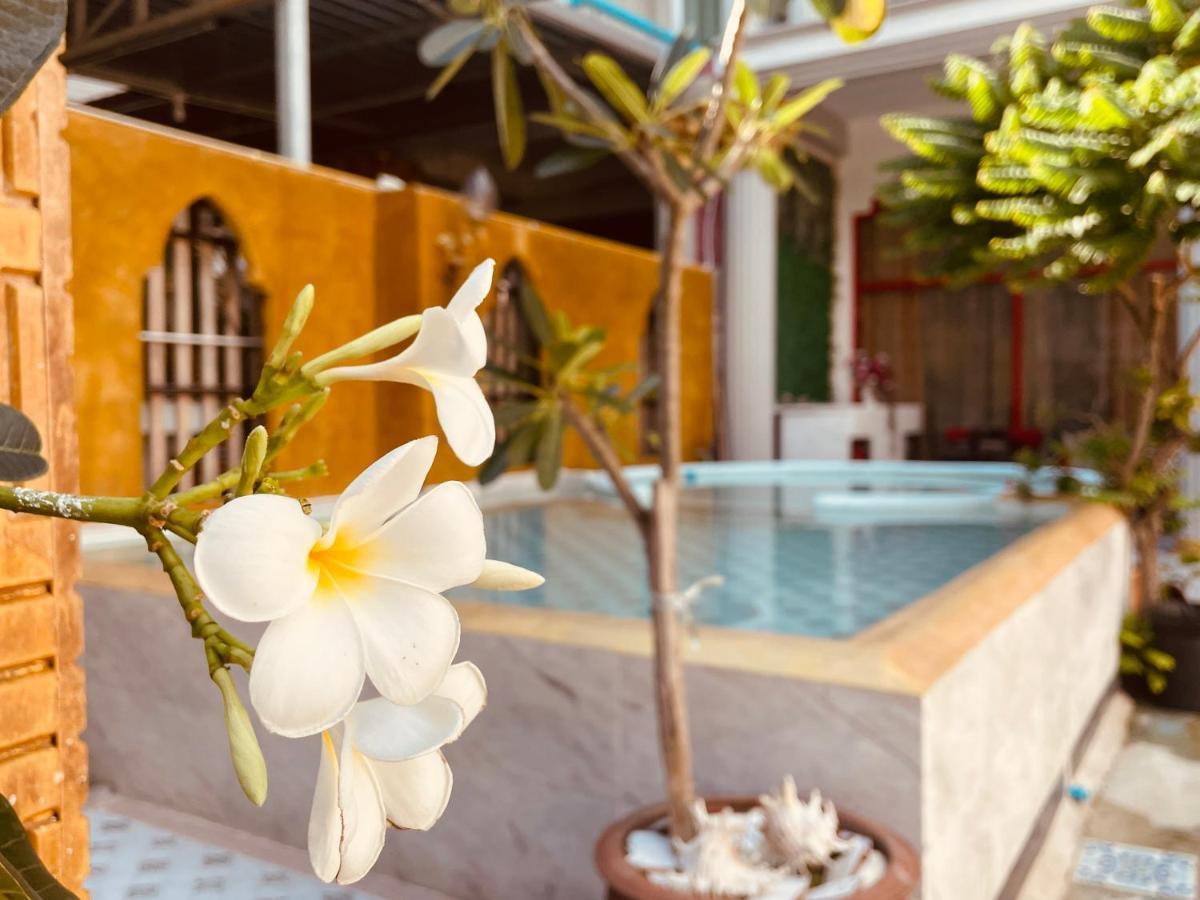 Mandala Beach Villa Jomtiean Джомтиен Бийч Екстериор снимка