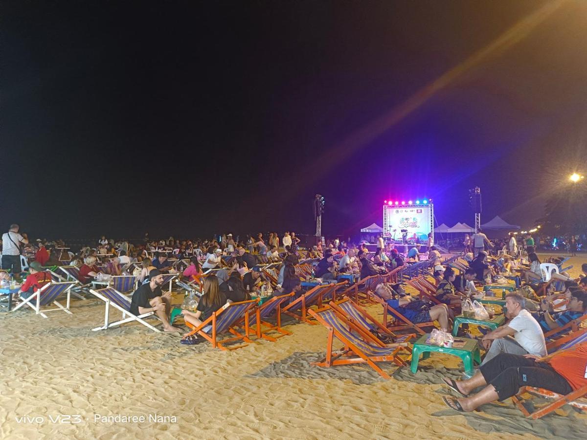 Mandala Beach Villa Jomtiean Джомтиен Бийч Екстериор снимка
